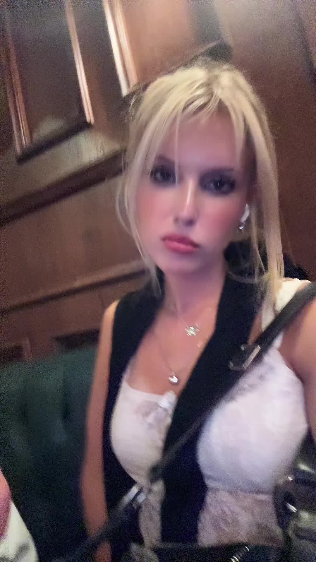 @lovisamari