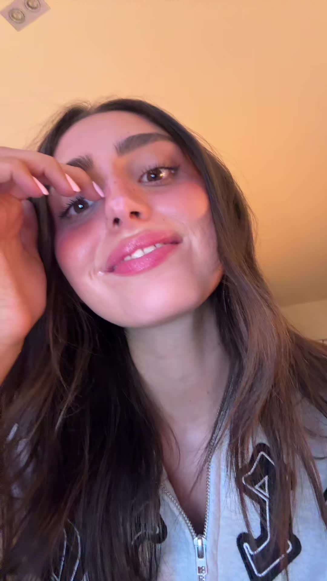 @⠀
