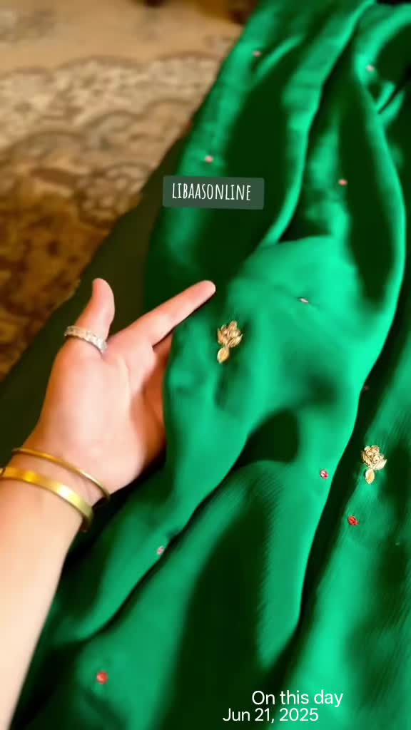 @ਲਿਬਾਸ by ਕੌਰ