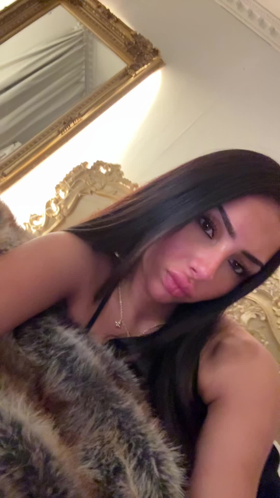@bella