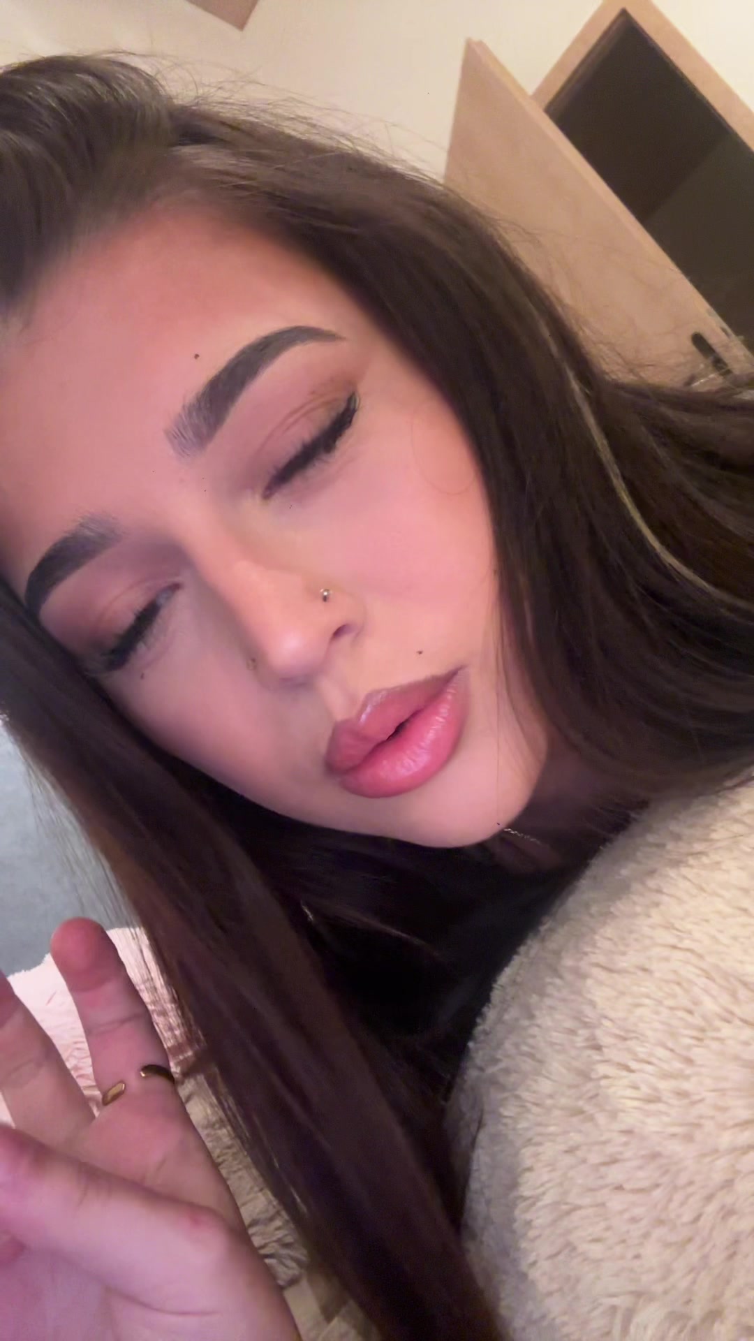 @LUVLAURI 🦋