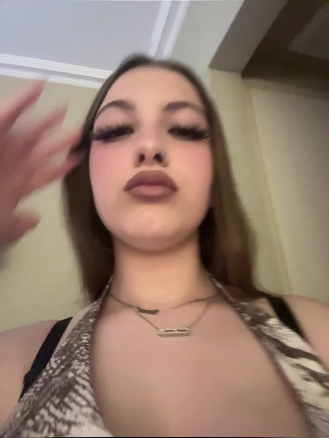 @𝓥𝓪𝓼