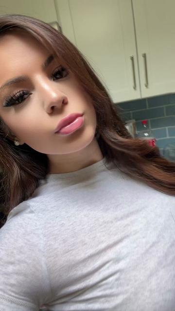 @👸