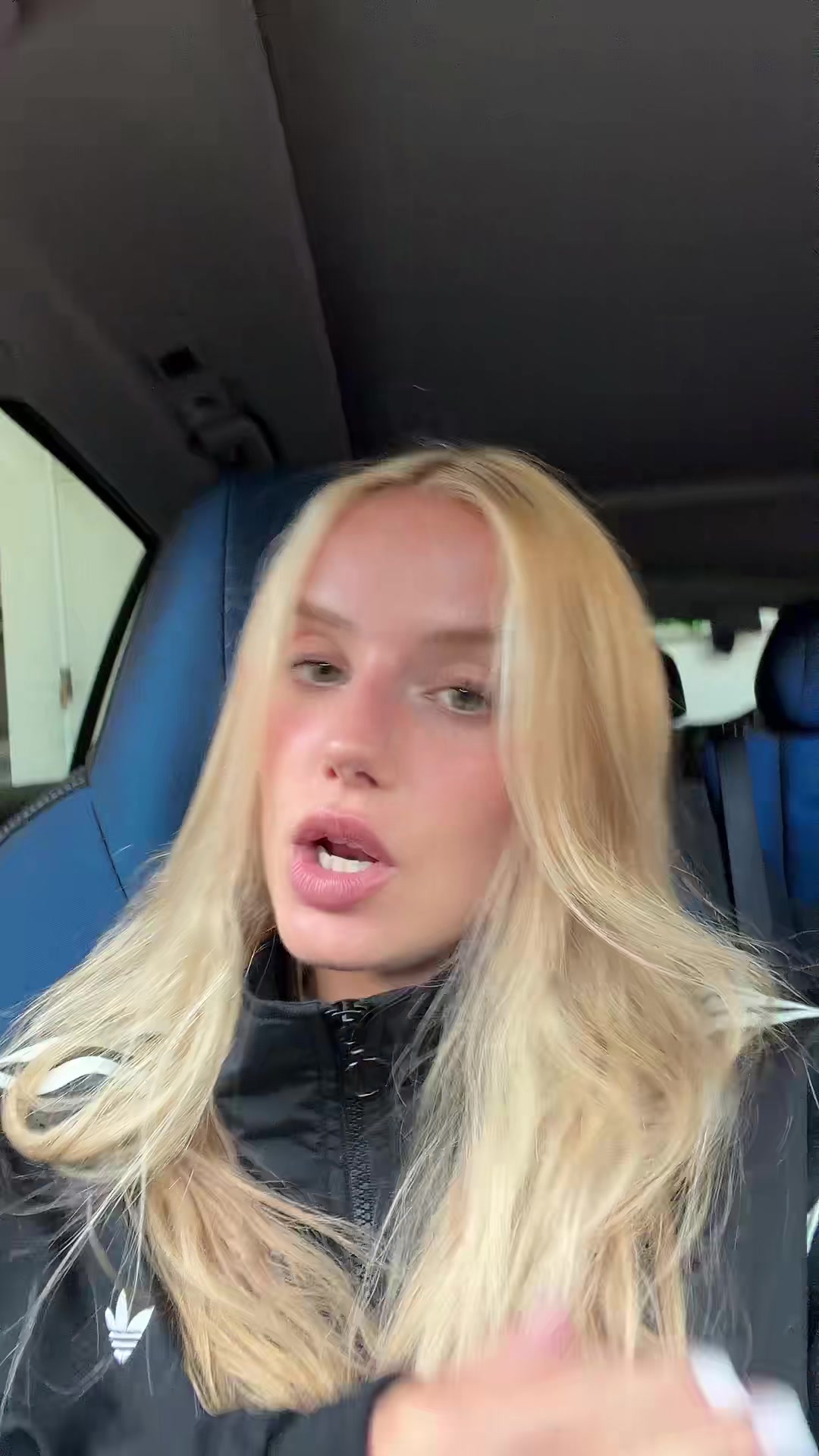 @LIA SIKORA