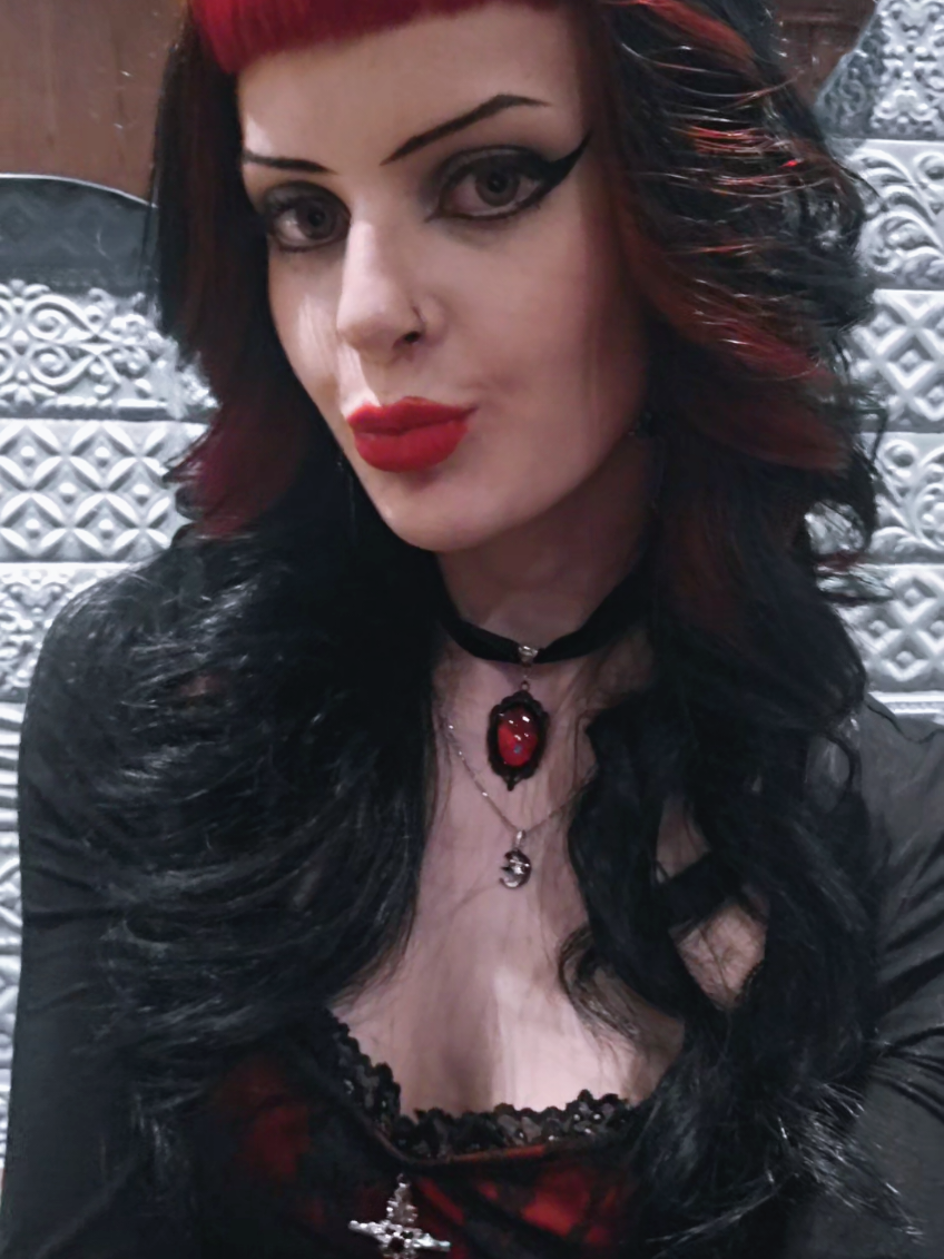 @🦇𝖍𝖆𝖓𝖓𝖆𝖍🦇