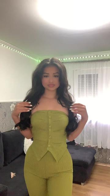 @𝐕