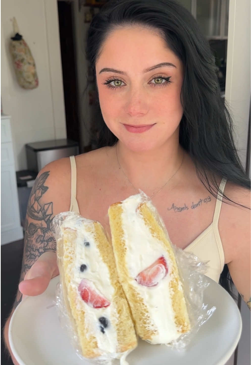 @sandwichcutiecat