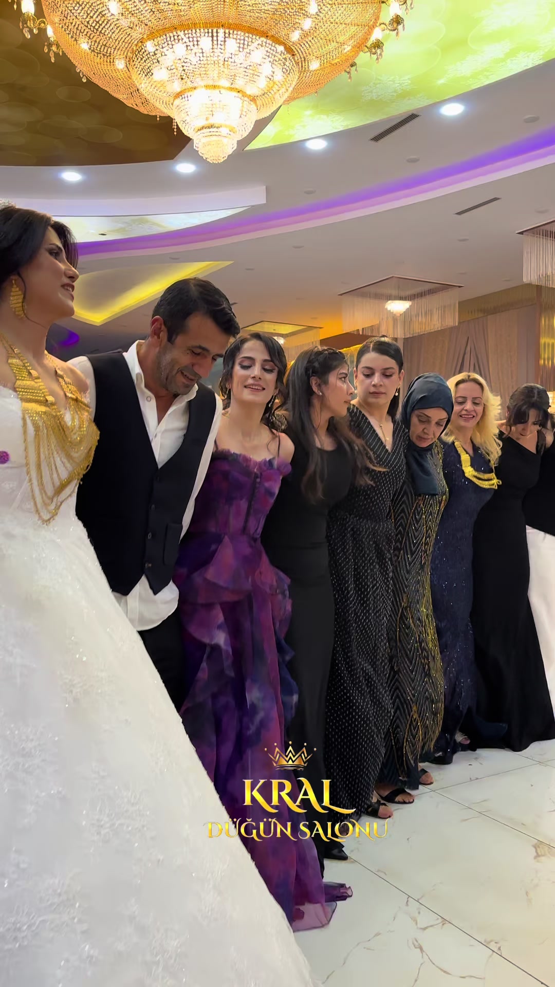 @KRAL D&Uuml;Ğ&Uuml;N SALONU