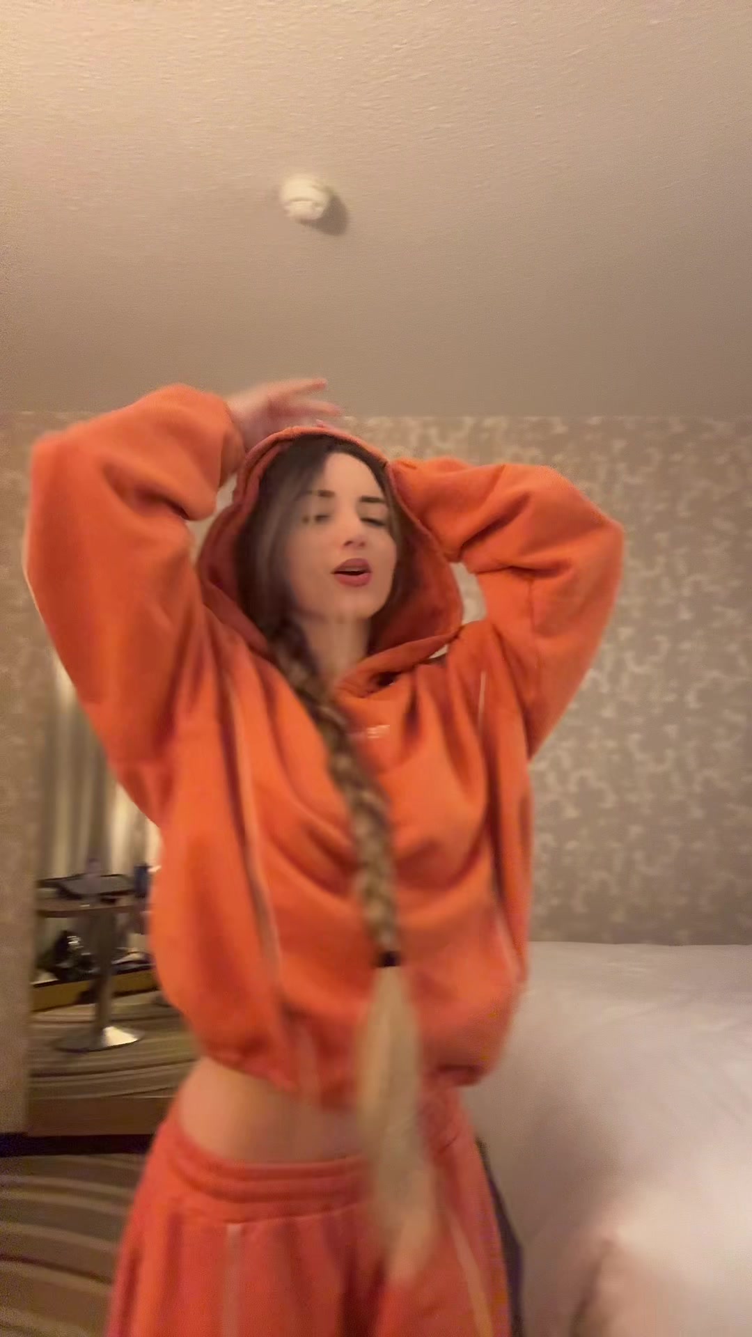 @Whoxver