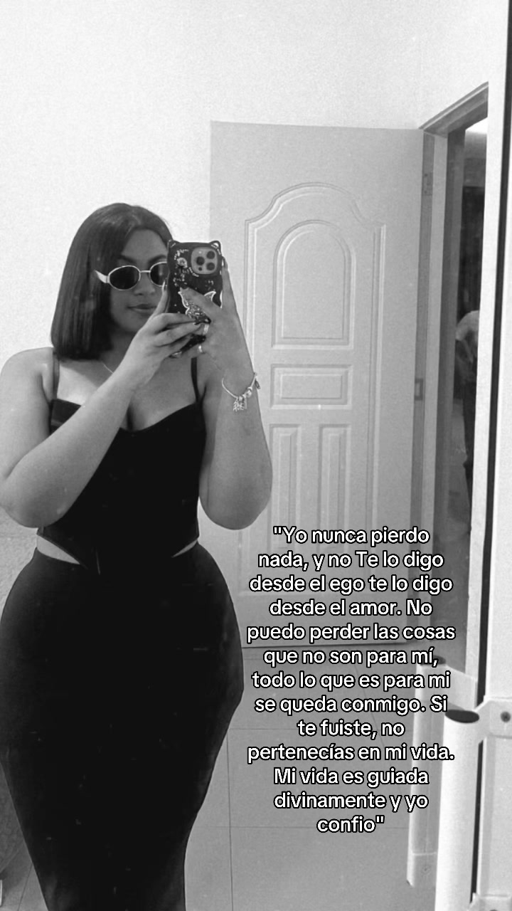 @nicol__canela