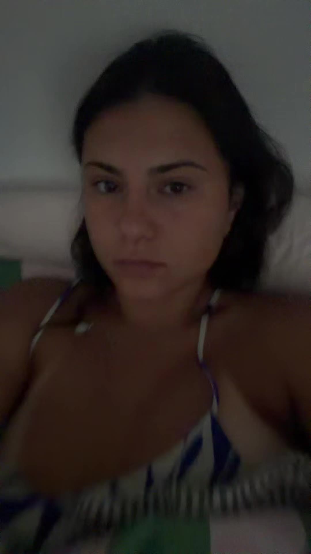 @izzyclaire
