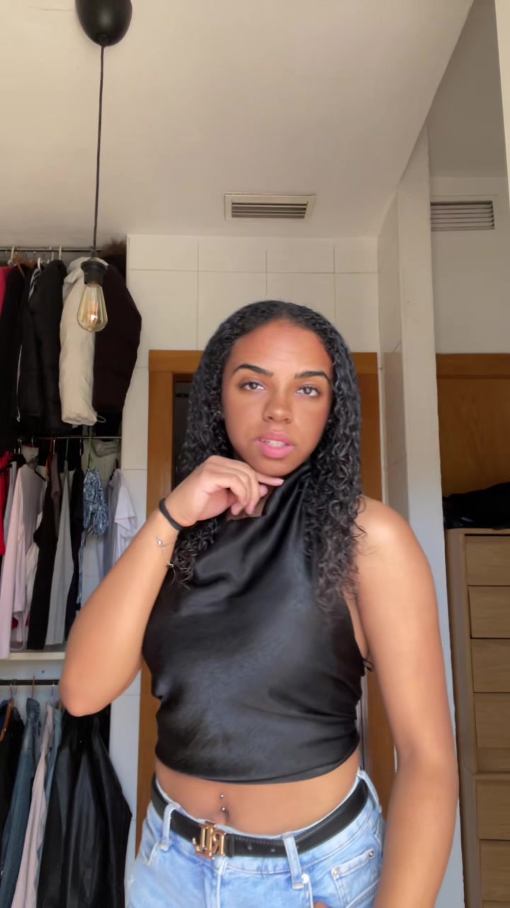 @𝓋𝒾𝑜𝓁𝑒𝓉𝒶🥀