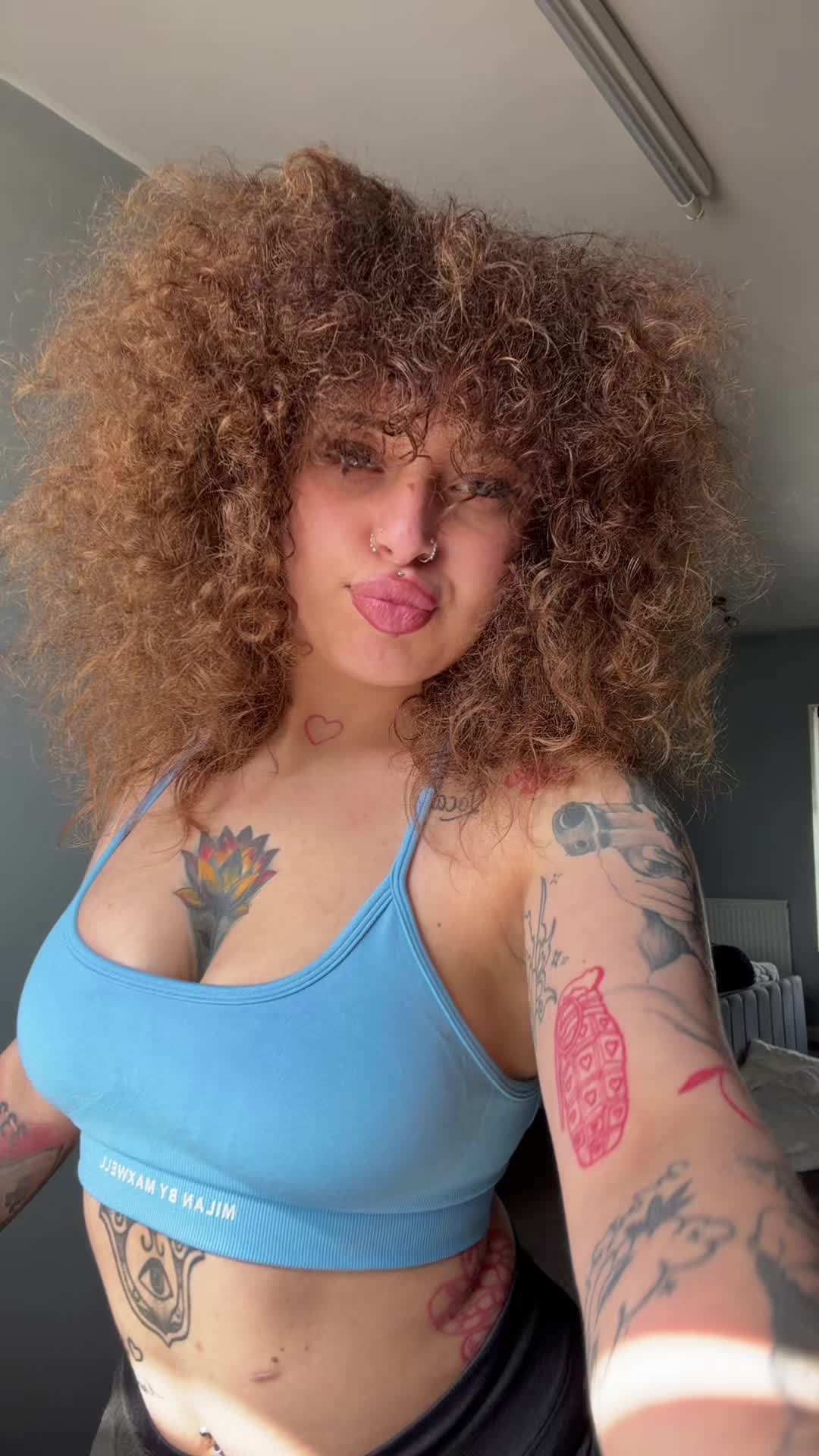 @Saralatns 🇹🇳