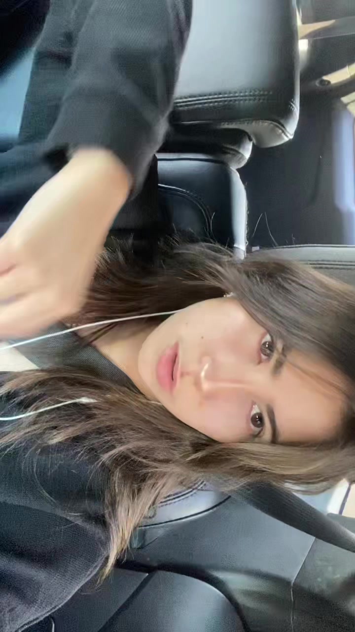 @Mia