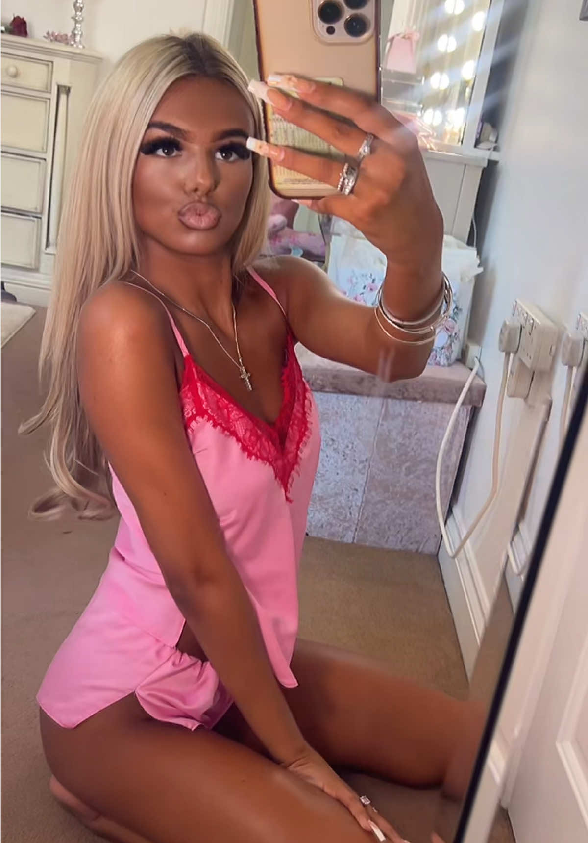 @Isabella ✰