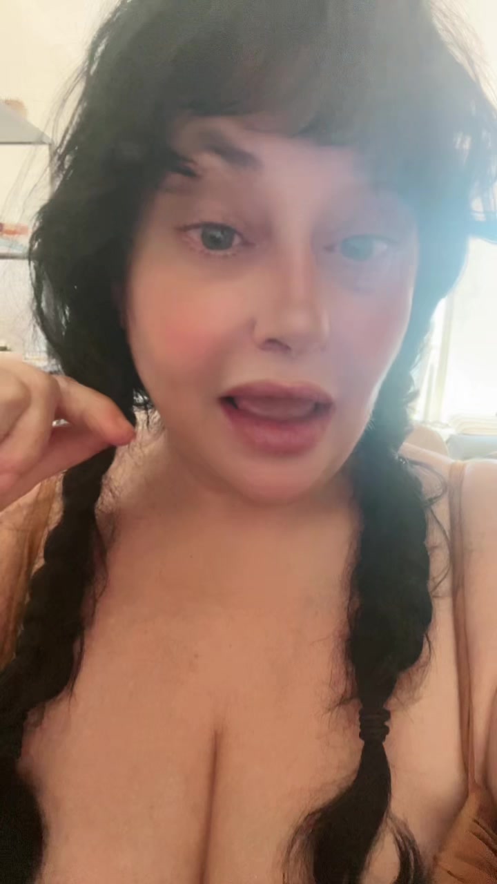 @Mariana Maniscalco