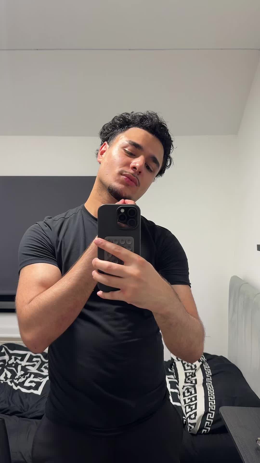 @youngvallo