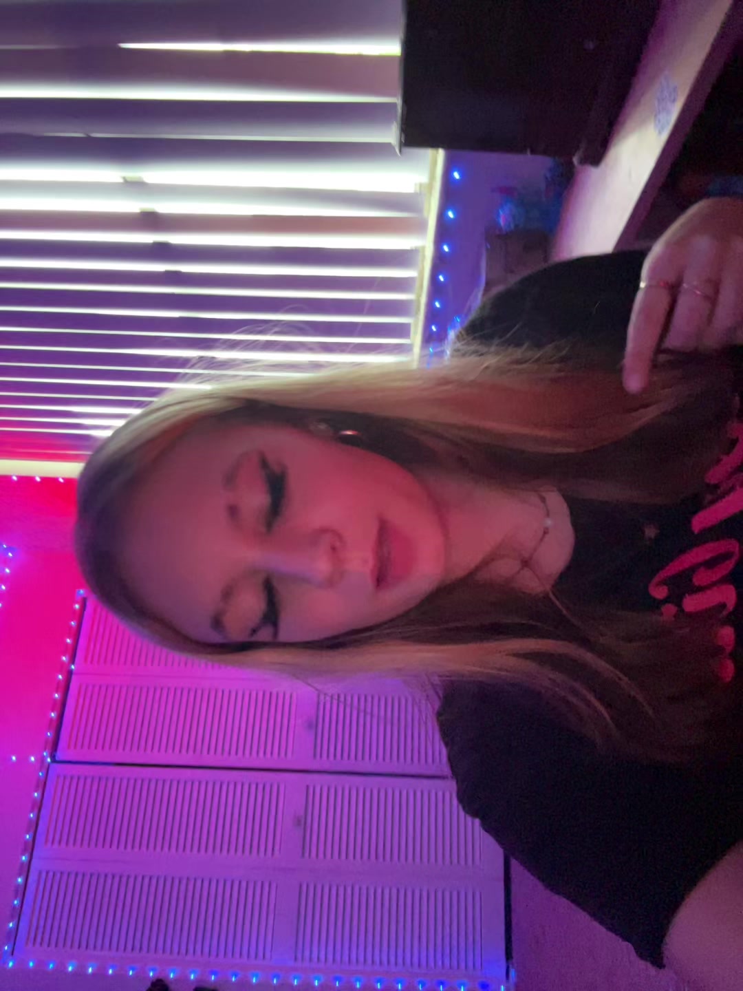 @๐ซ