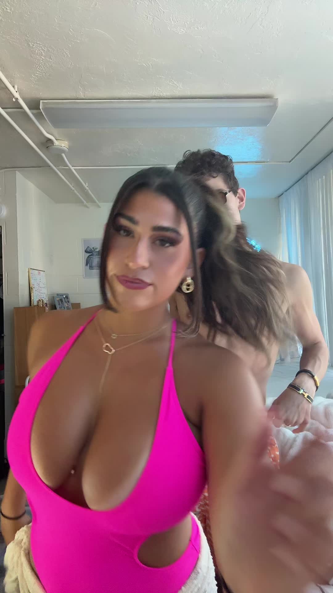@Chuckiechuckk