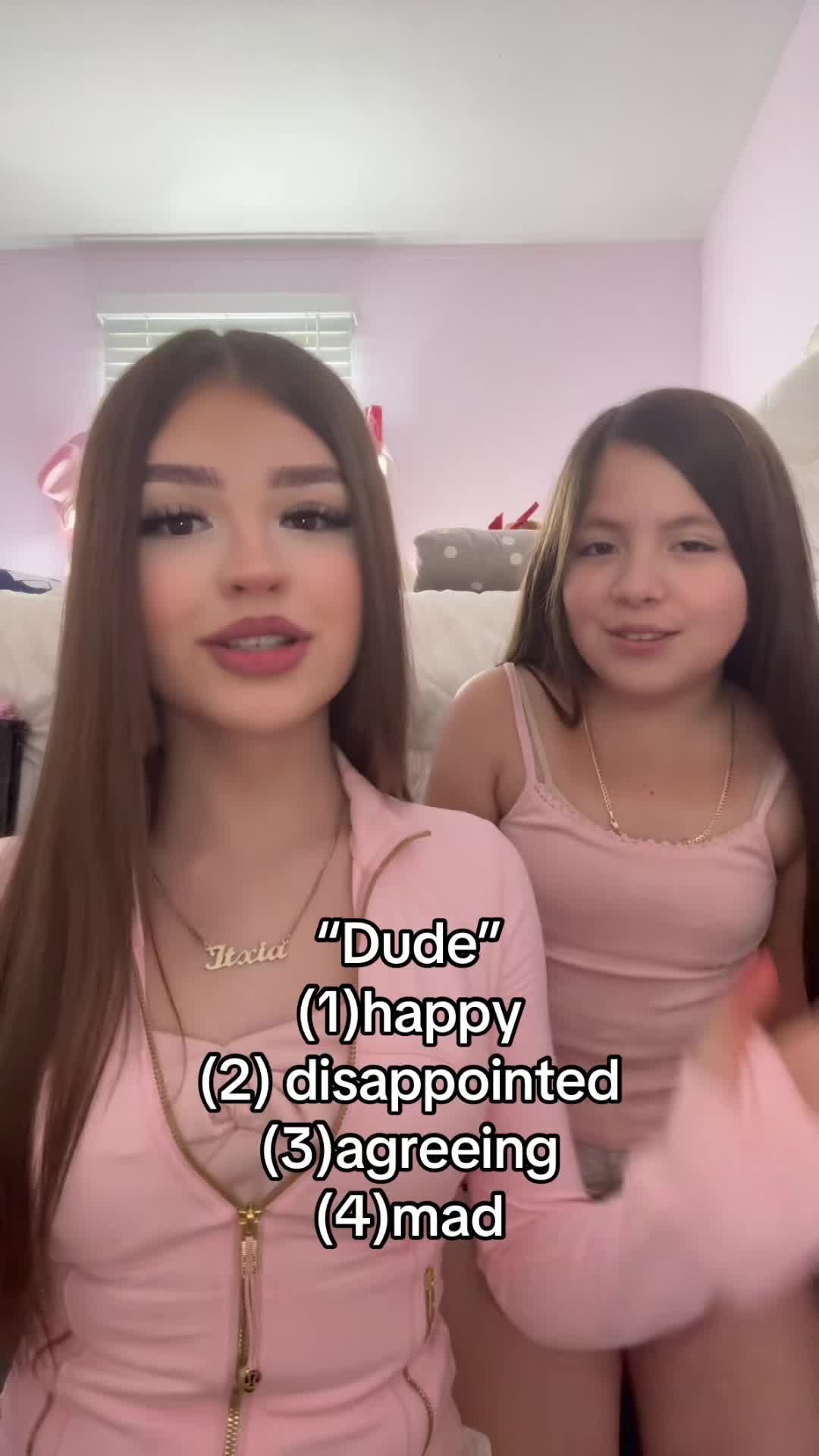 @Deliciaasisters