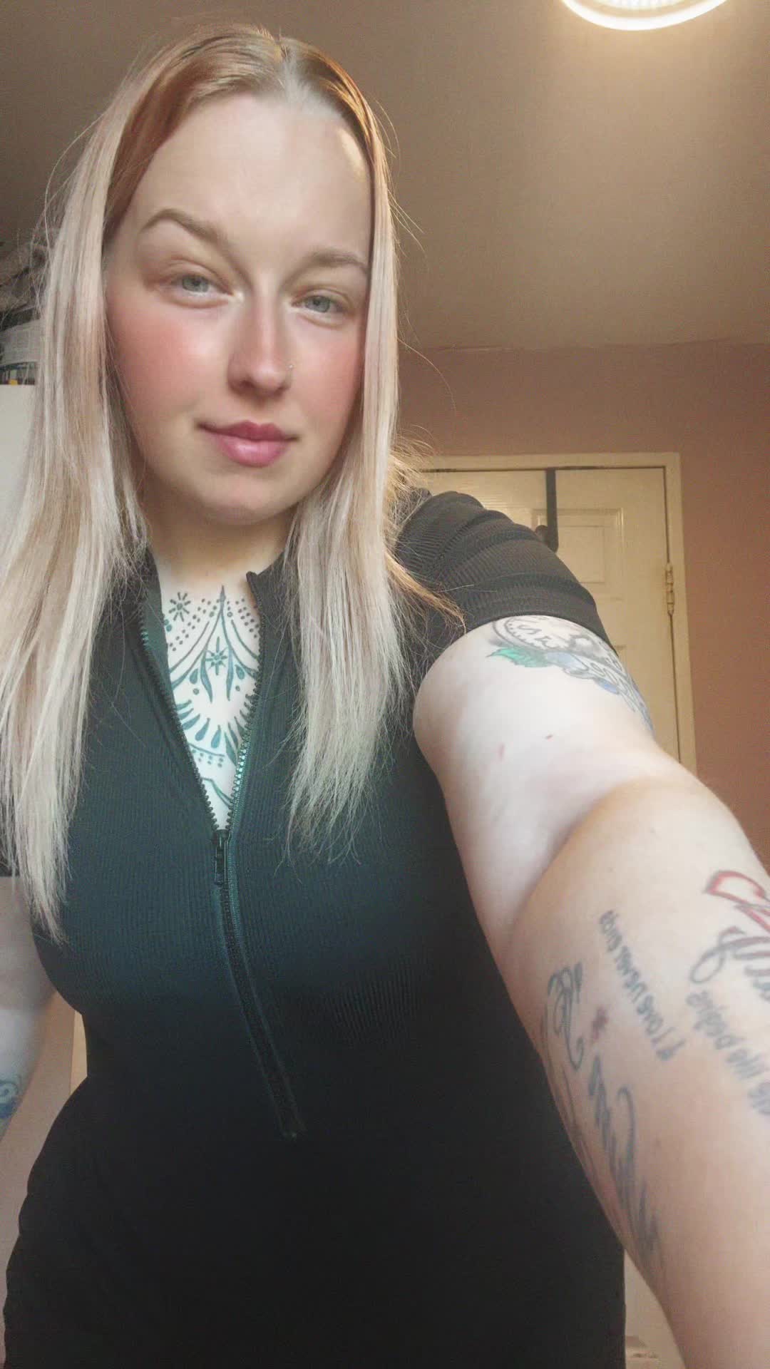@🐝_toxicblonde69🐝