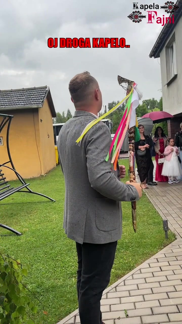 @kapelafajni