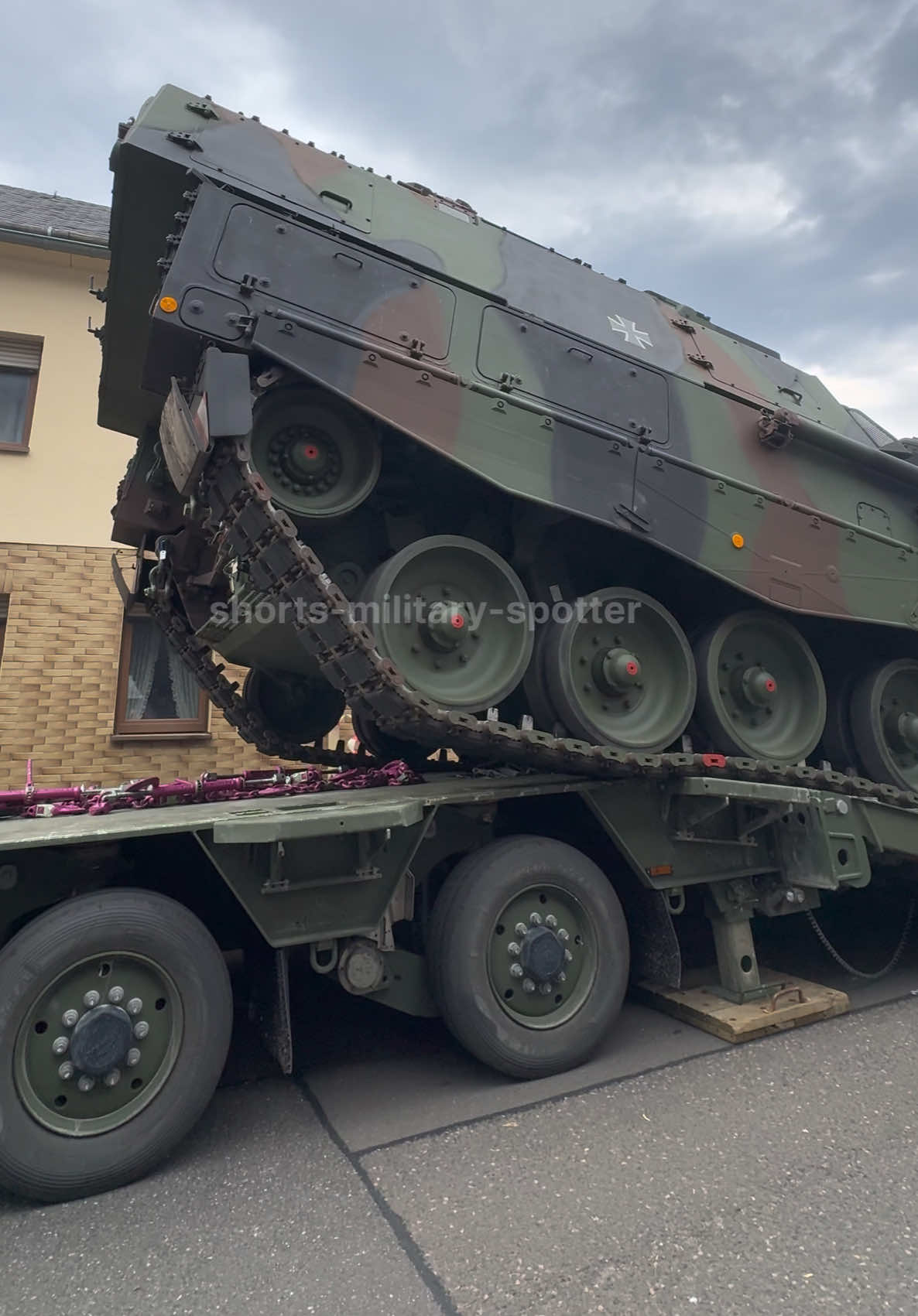 @shorts-military-spotter