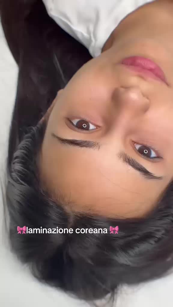 @elisaangiius