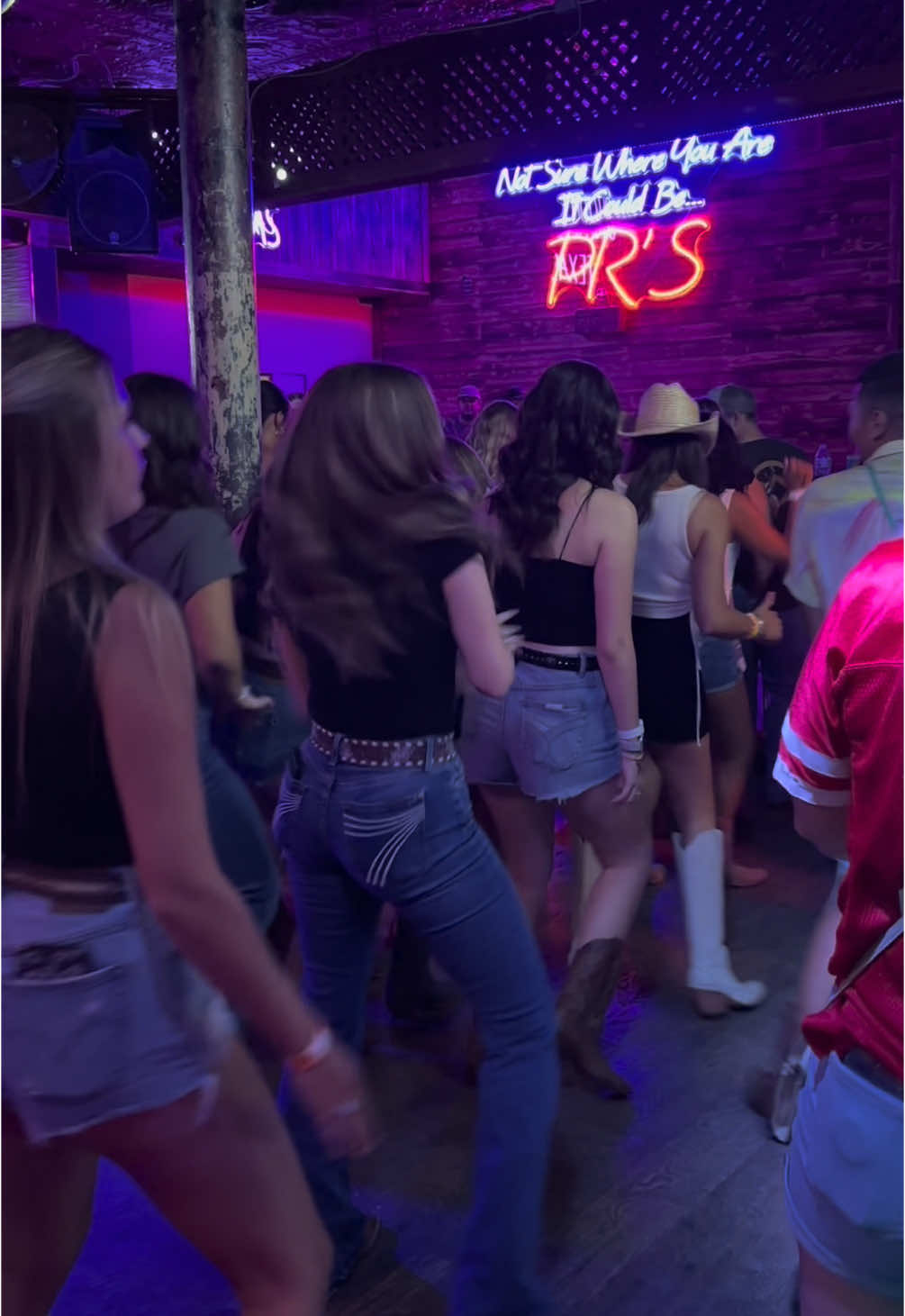 @PR’s Saloon