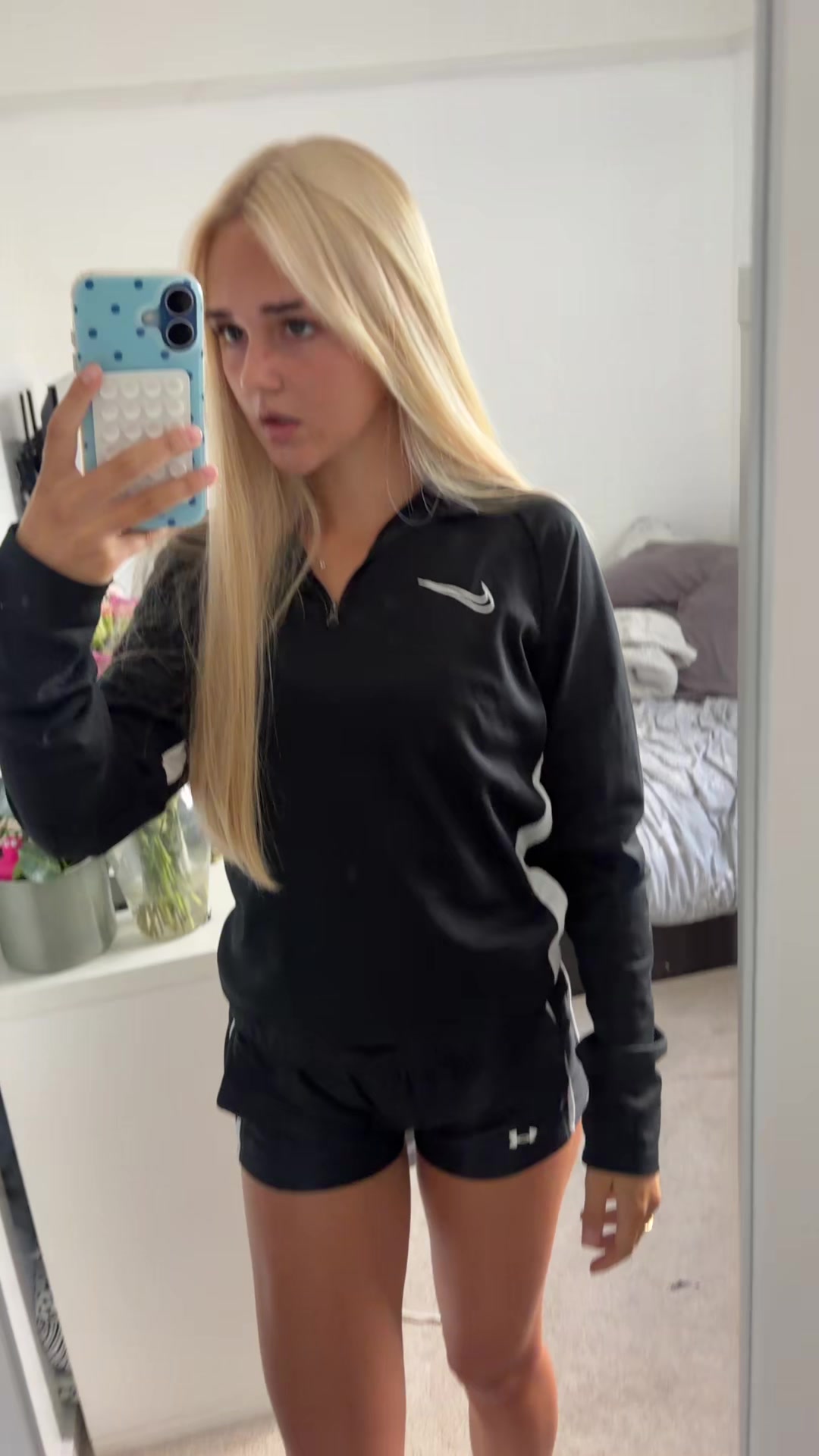 @itsskyyeeeee