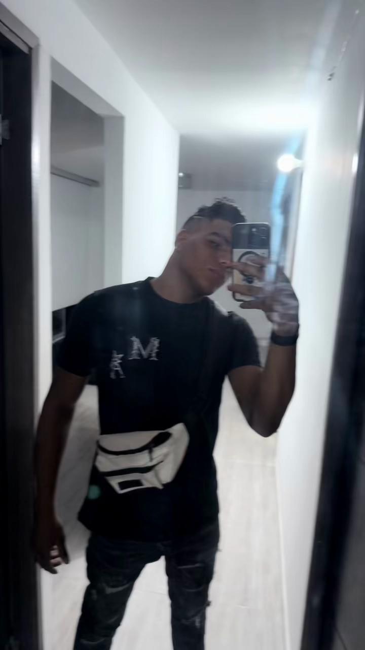 @johanEstupi&ntilde;anpandakick