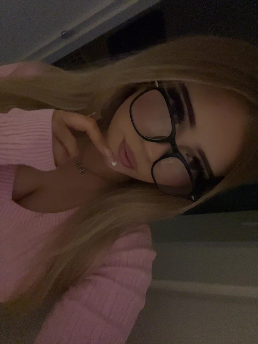 @️