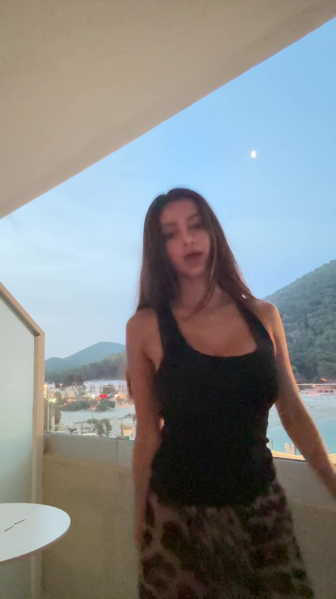 @Layna