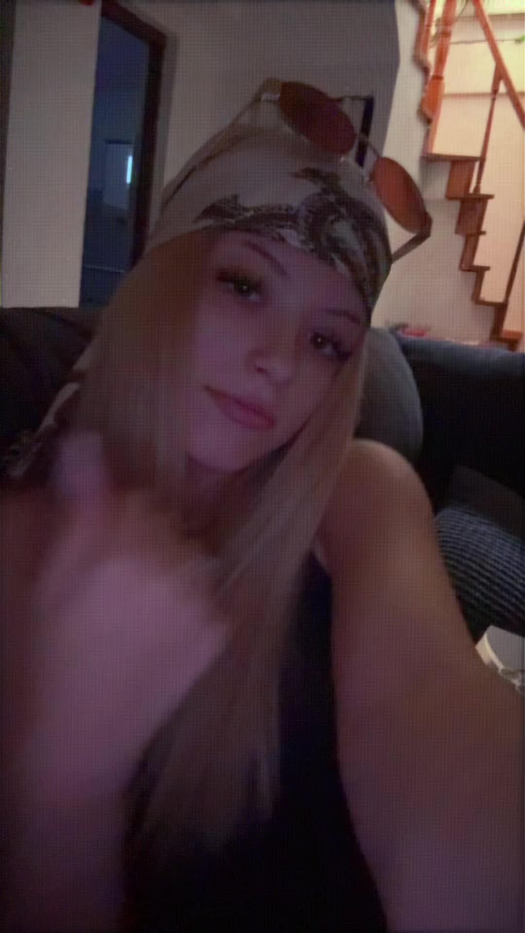 @Zahide de România😈