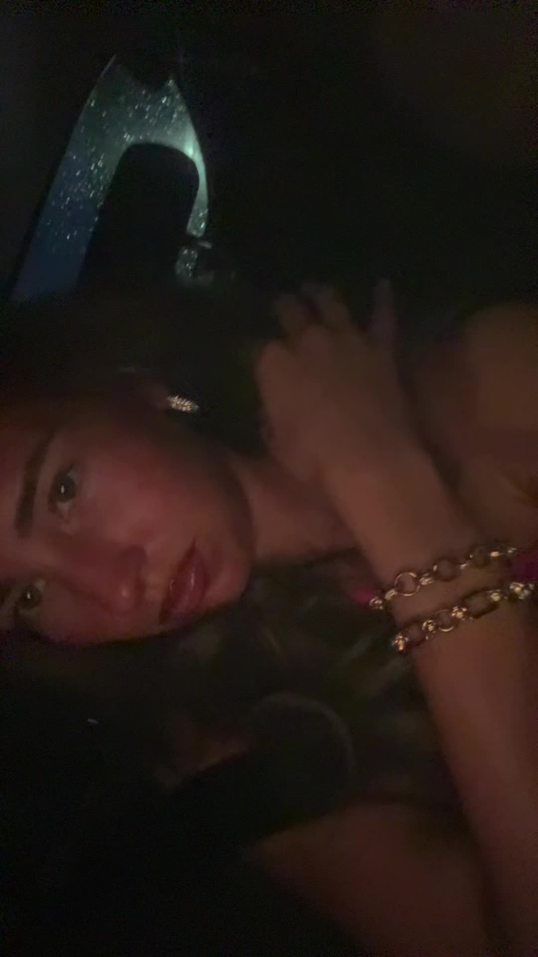 @b.lx