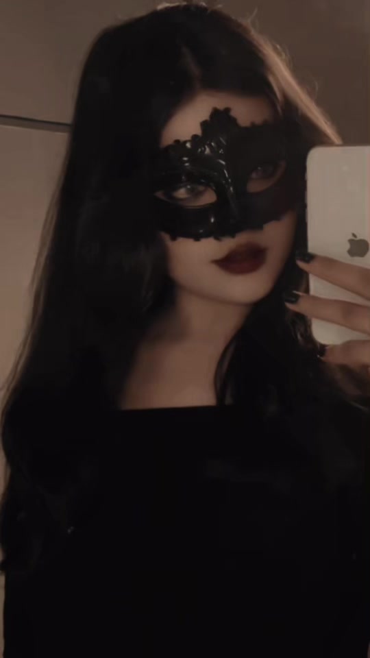 @Hassena🖤🕊️