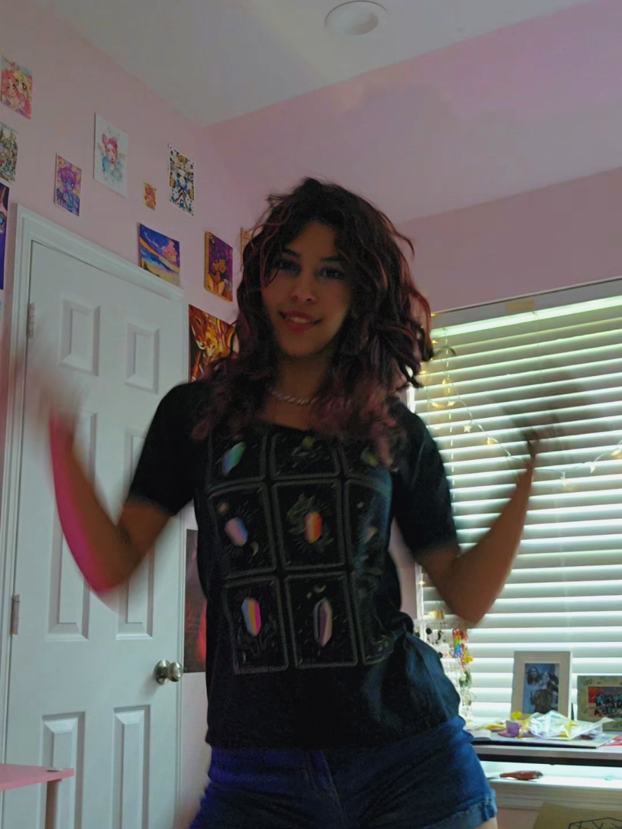@Nikki 🫶❤️🧡🤍🩷💜