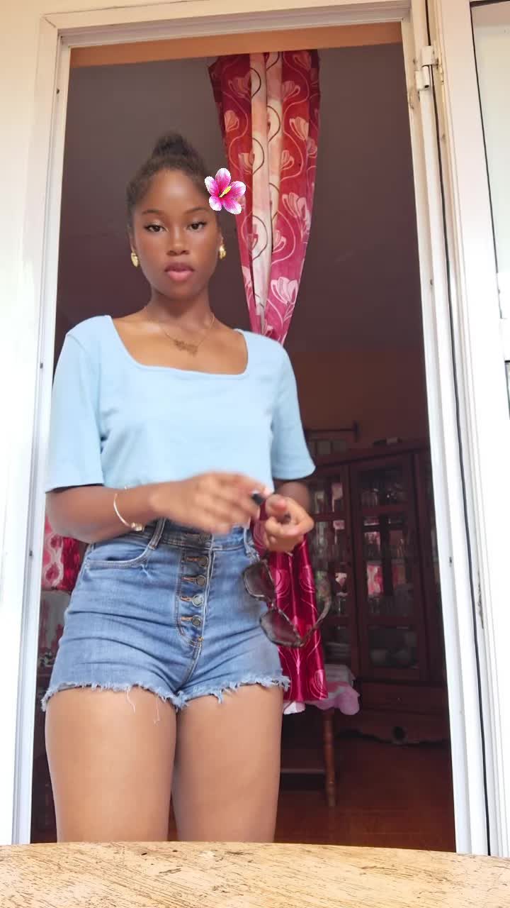 @Miss Ravina🤎!