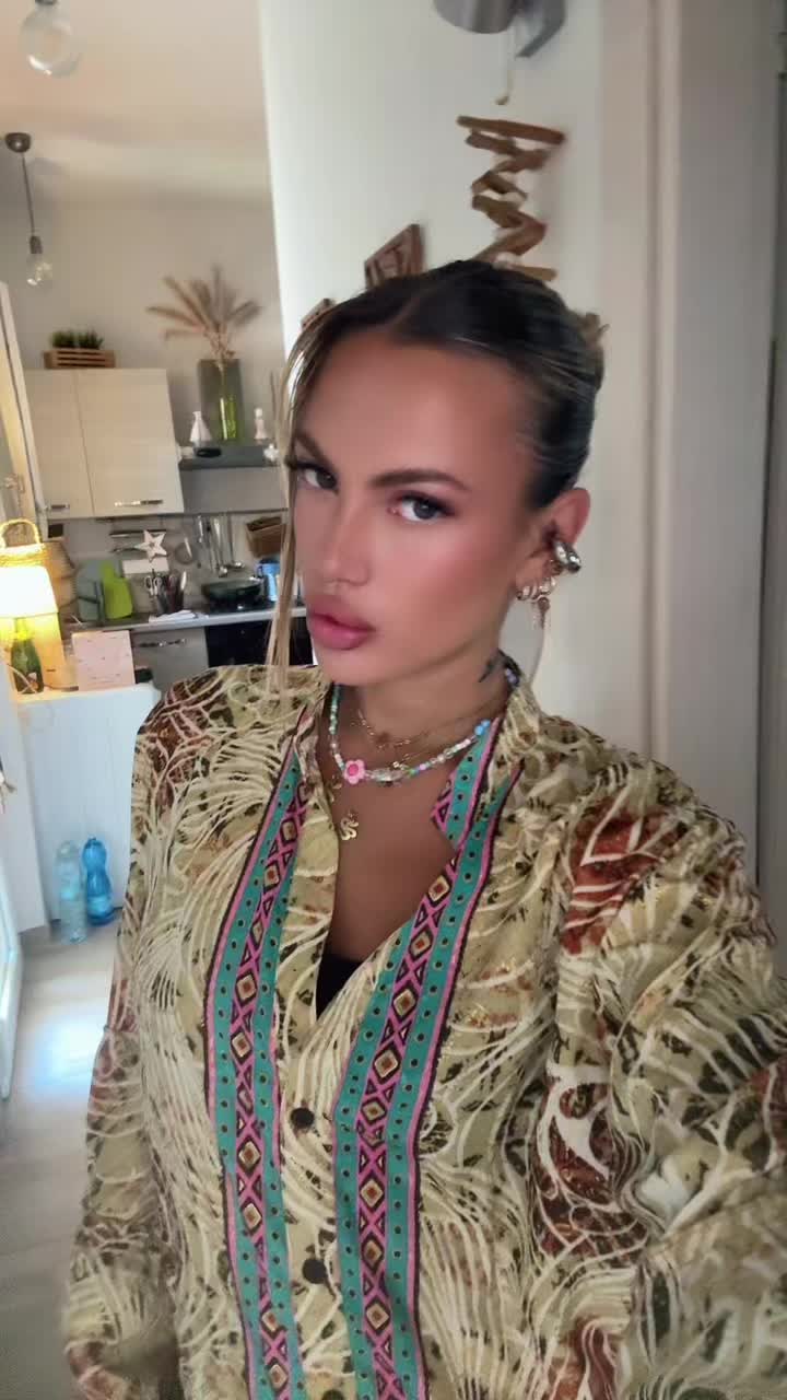 @Amorosa_aurora
