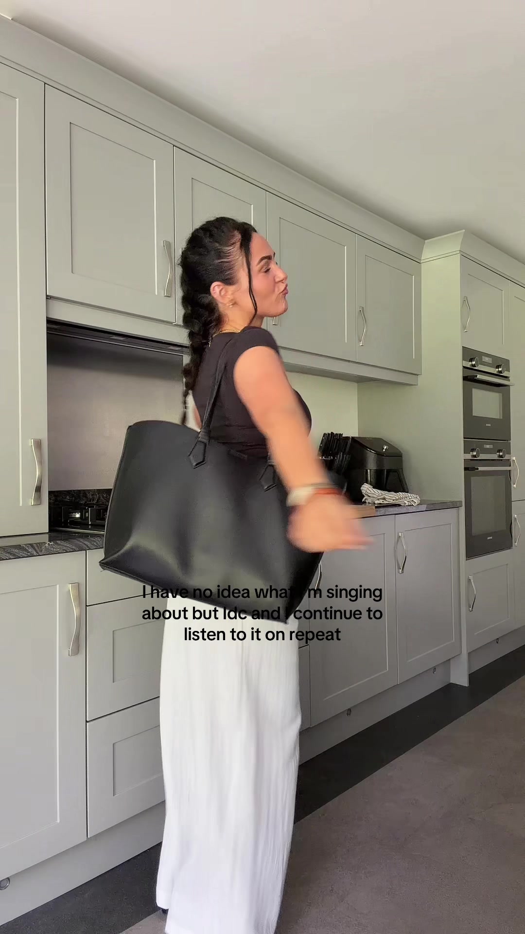 @Elise T