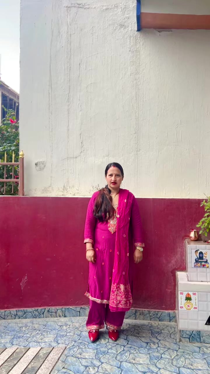 @राधा खरेल ❤️