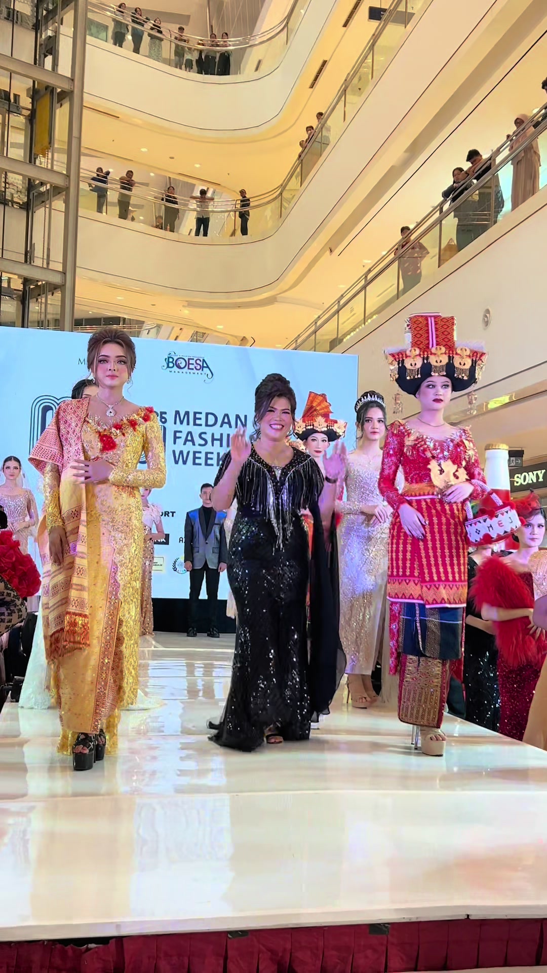 @Etti Br Manullang4rkebaya