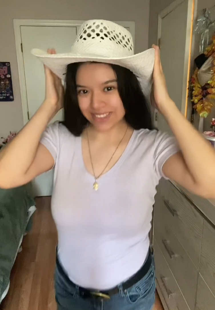 @Emilystzaco