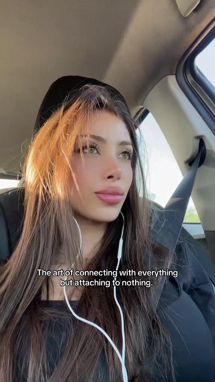 @Lostdollyly