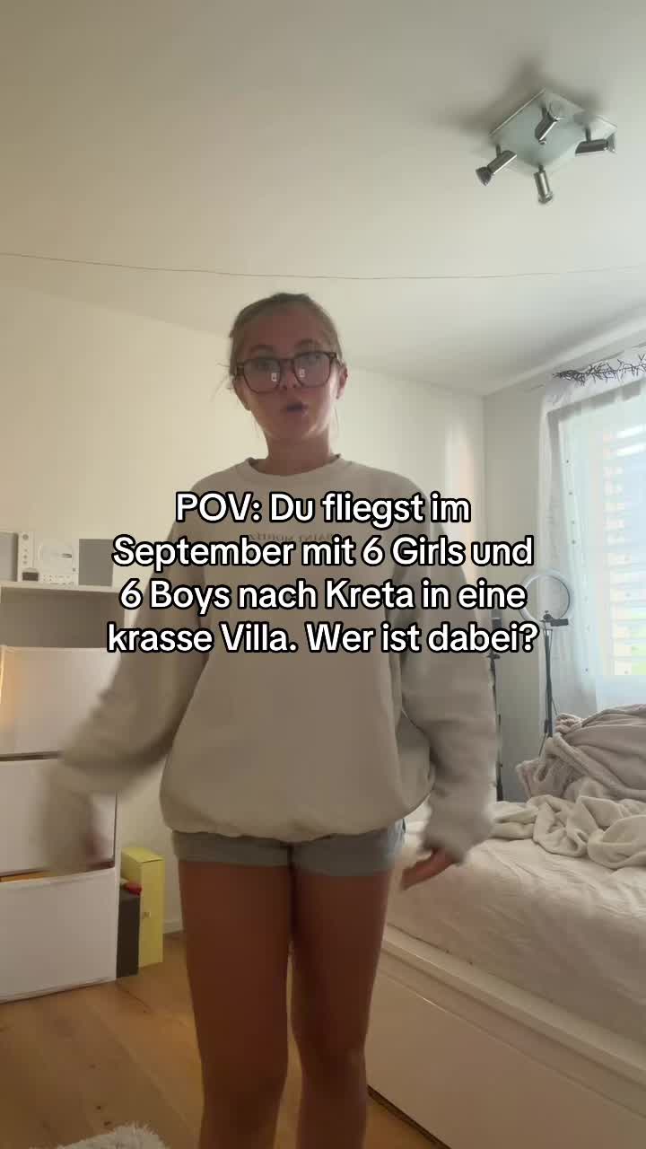 @Elena_<3