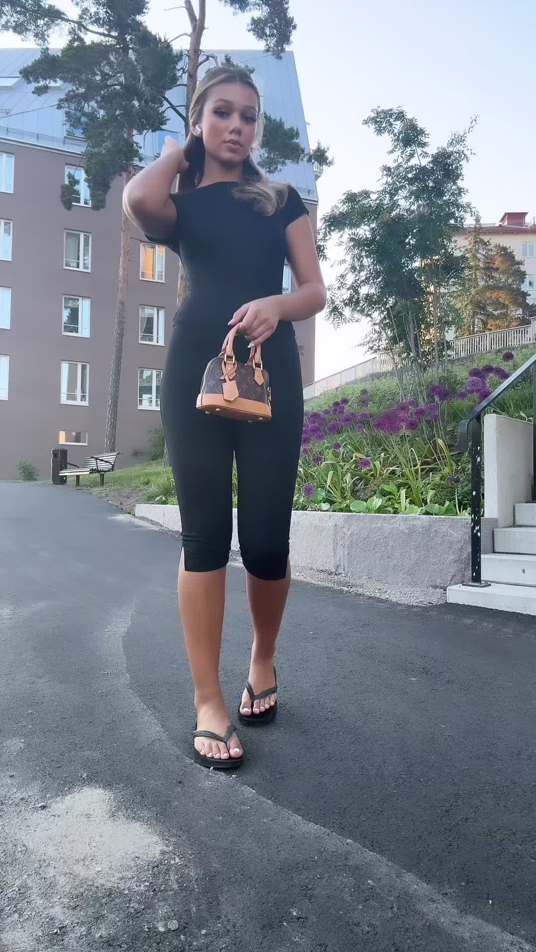 @CL