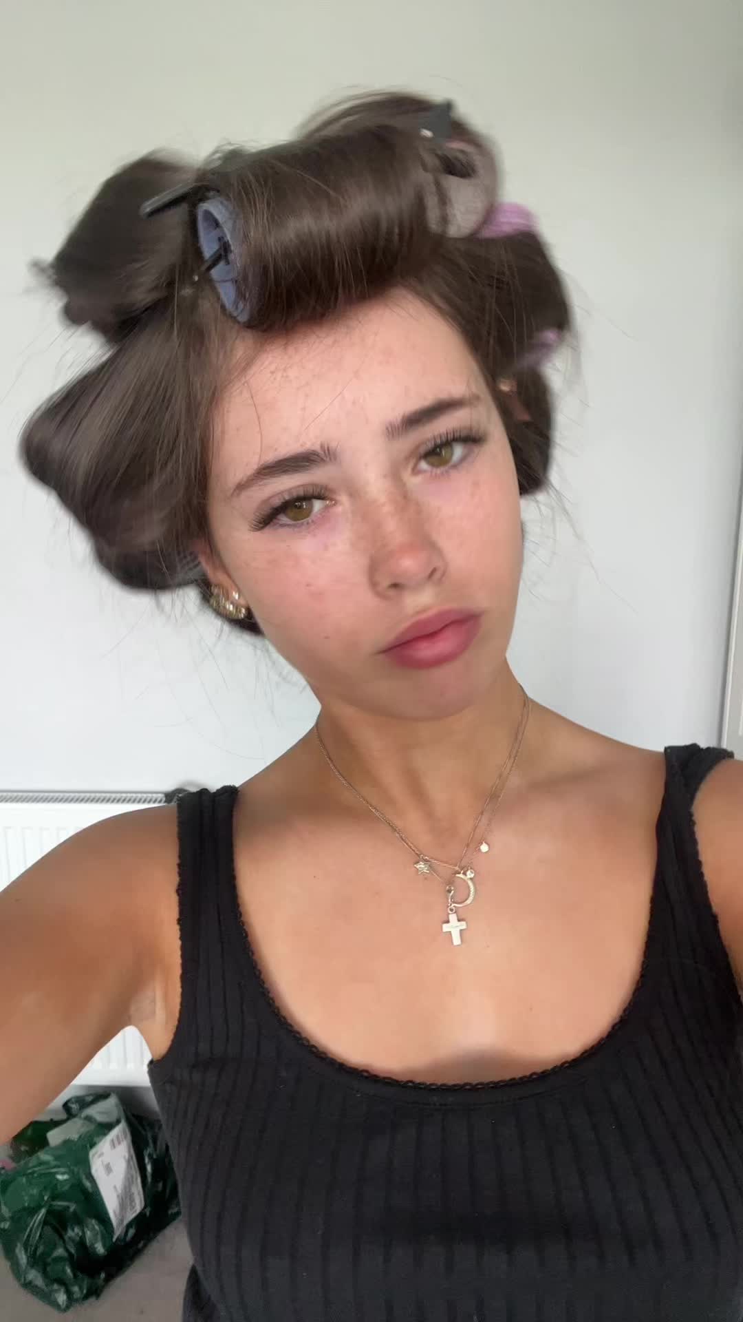 @lolafayee