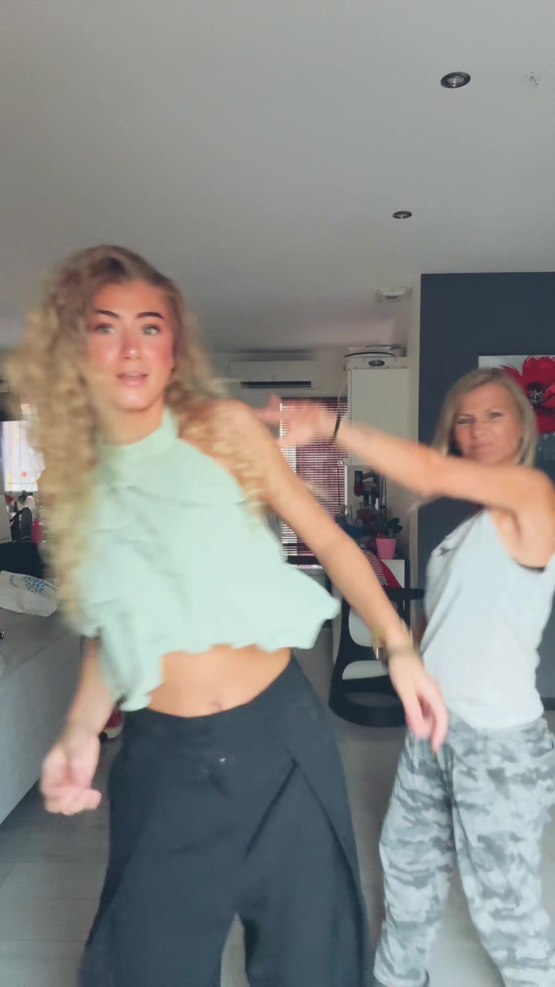 @lolaa_bkrpro
