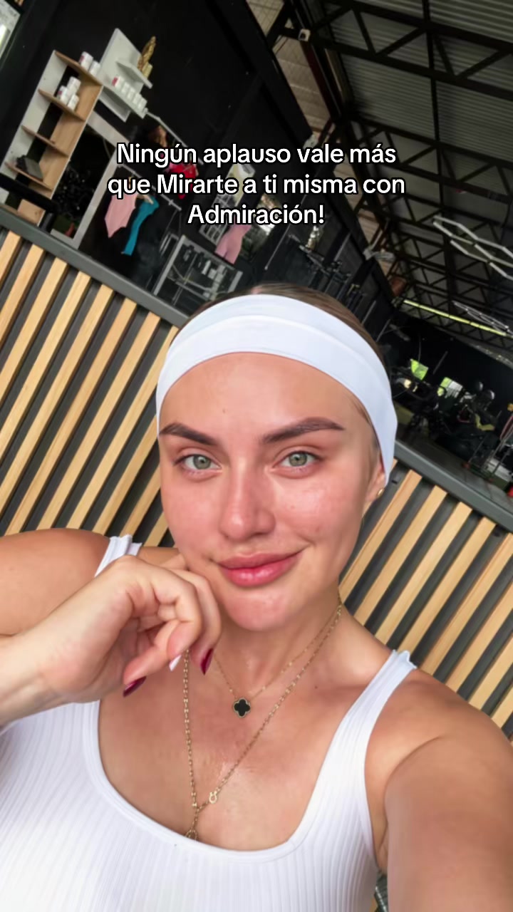@Angie Prada