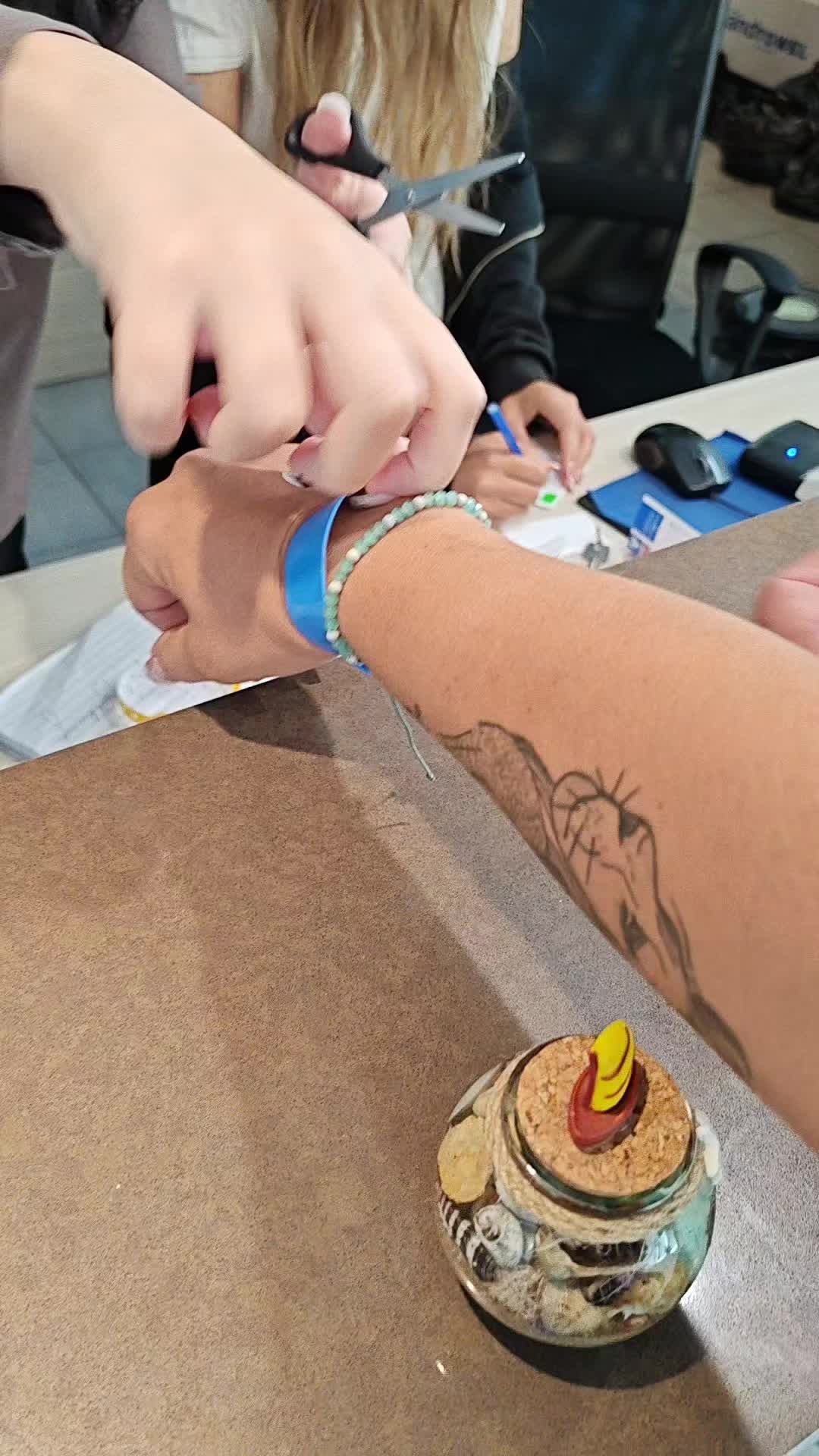 @Cris37yas10